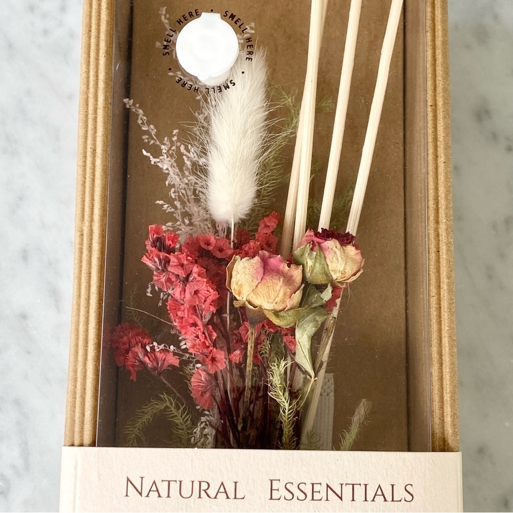 Natural Essentials Floral Rose & Fig Reed Diffuser - Picture 2 of 5